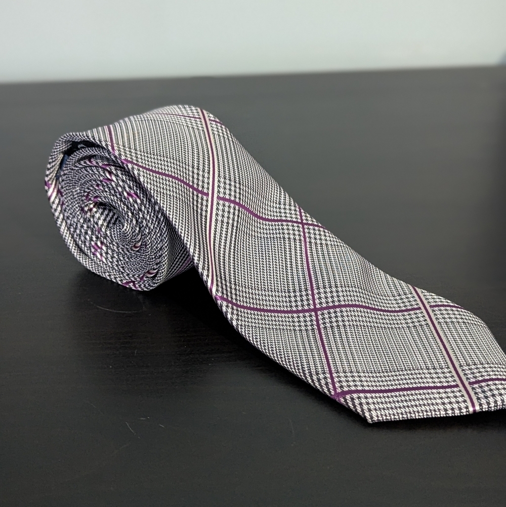 Montebello Italia 100% Silk Purple Accent Black And White Houndstooth Men's Tie‎